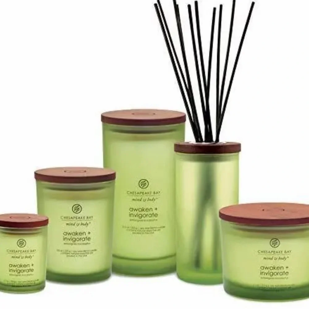 Cheasapeake bay awaken+ invigorate lemongrass eucalyptus soy candle 8.8 oz